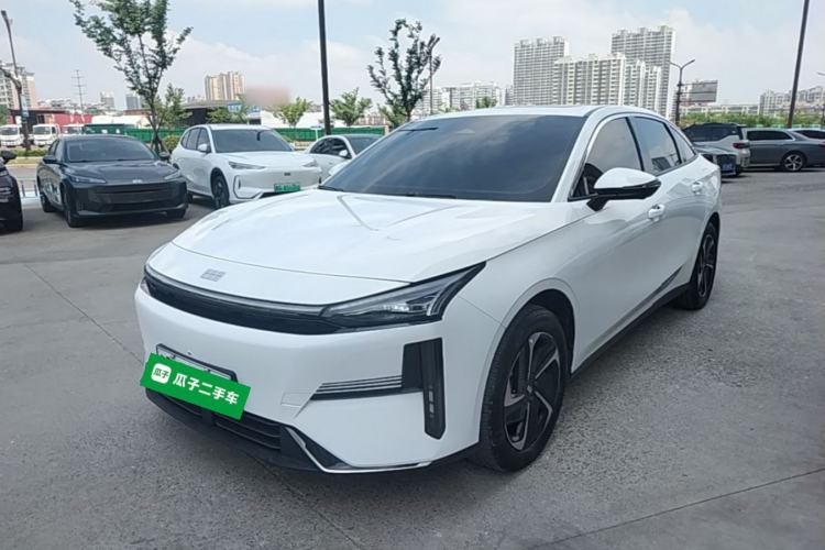 Geely Galaxy L6 2025 — фото 1