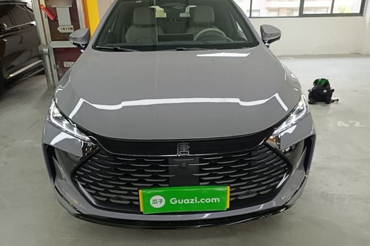 BYD Tang 2025 — 2
