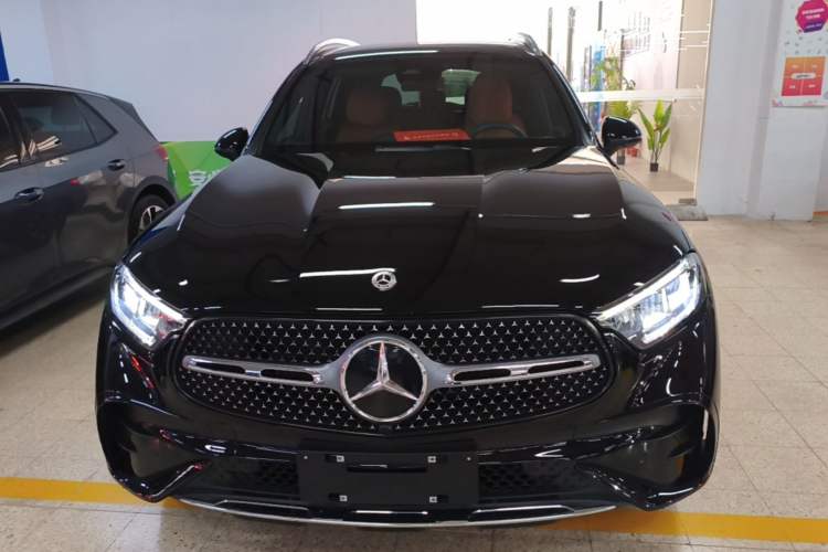 Mercedes-Benz GLC 260 L 2024 — 2