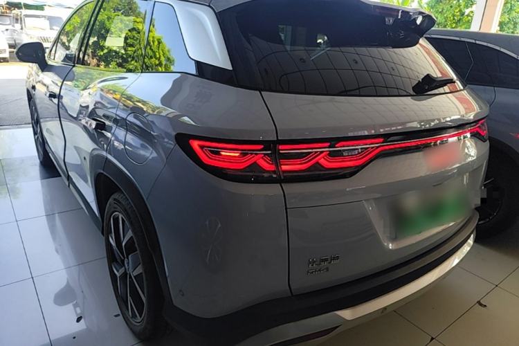 BYD Song L DM-i 2025 — фото 4