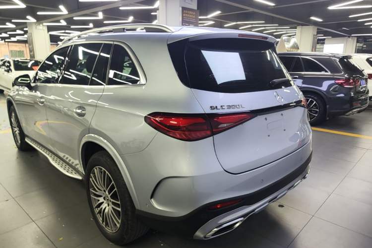 Mercedes-Benz GLC 300 L 2023 — фото 4