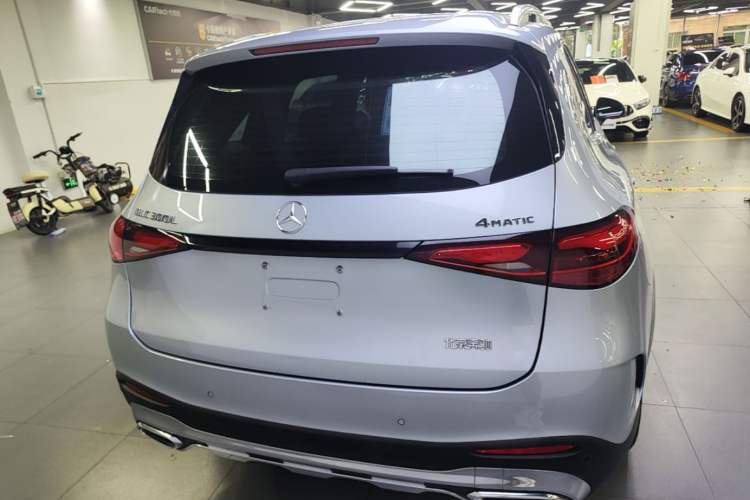 Mercedes-Benz GLC 300 L 2023 — фото 5