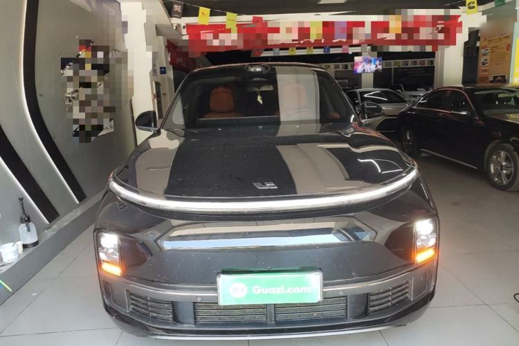 Li Auto L8 2024 — 2