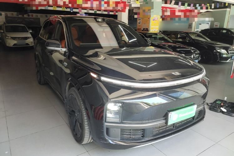 Li Auto L8 2024 — 3
