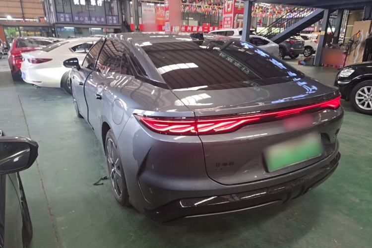 BYD Han L 2025 — 4