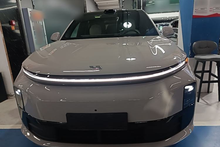 Li Auto L6 2024 — 2