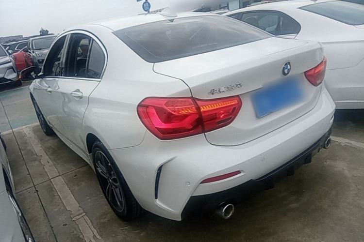 BMW 120i 2021 — фото 4