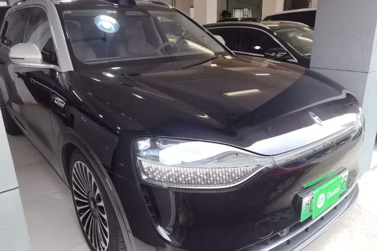 AITO M9 2024 — 3