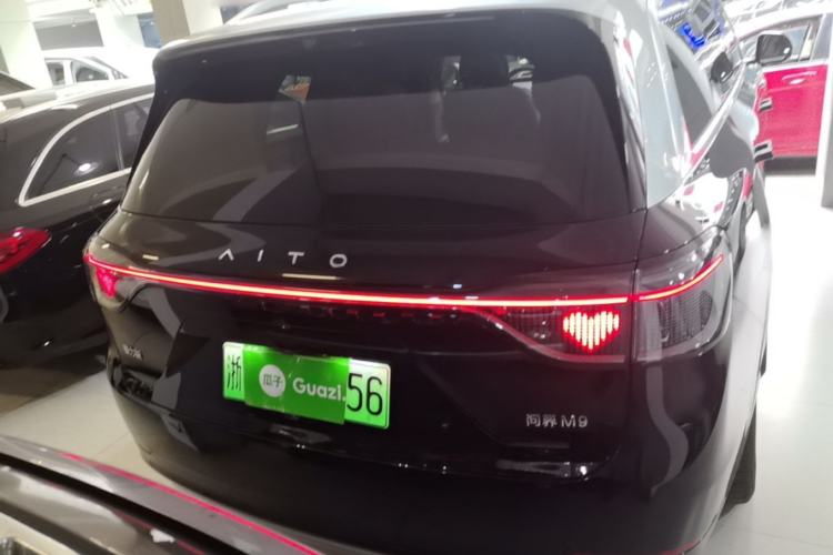 AITO M9 2024 — 5