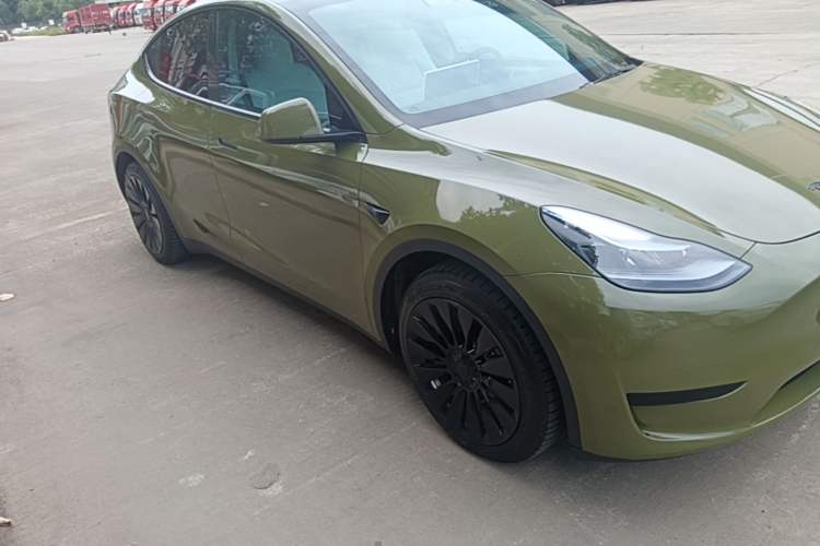 Tesla Model Y 2022 — 3