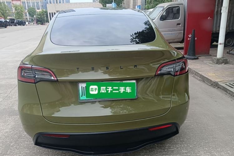 Tesla Model Y 2022 — 5