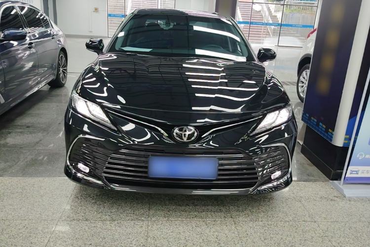 Toyota Camry 2021 — 2