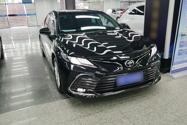 Toyota Camry 2021 — 3