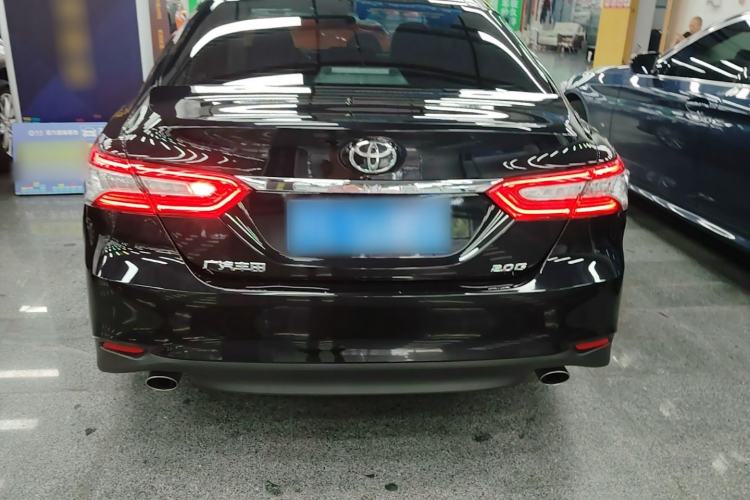 Toyota Camry 2021 — 5