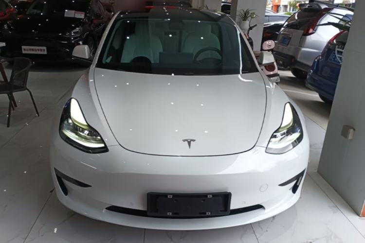 Tesla Model 3 2021 — 2