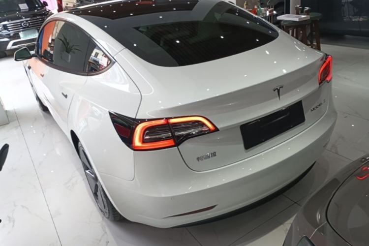 Tesla Model 3 2021 — 4