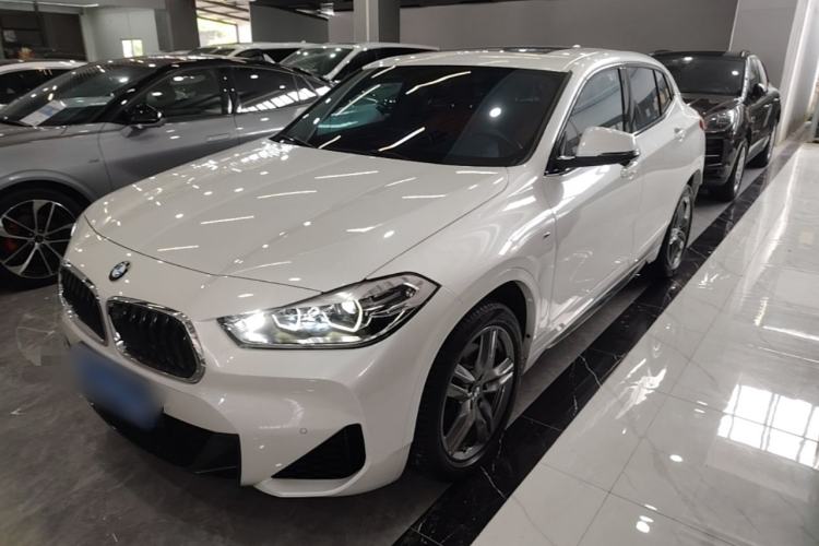 BMW X2 2021 — фото 1