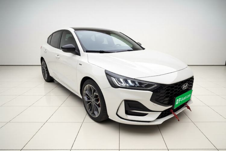 Ford Focus 2022 — 3