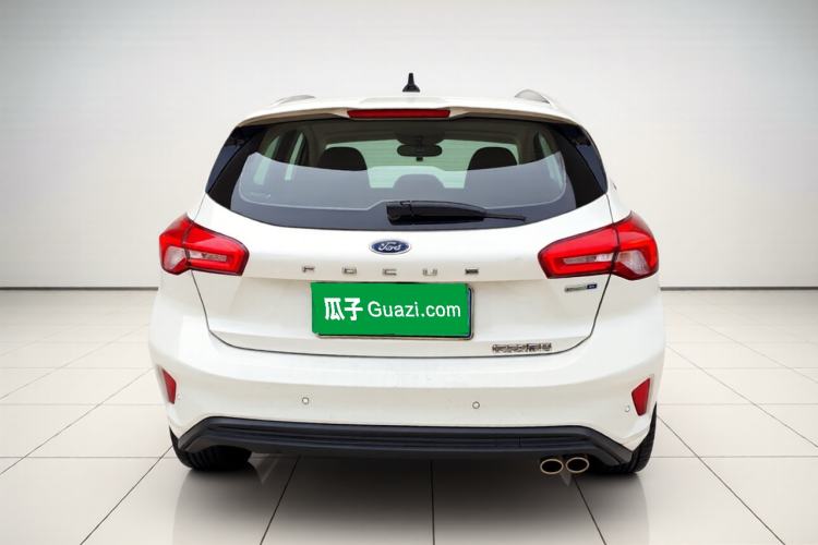 Ford Focus 2022 — 5