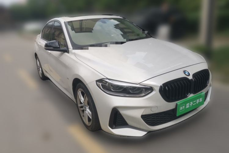 BMW 120i 2023 — 3