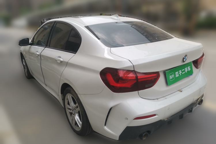 BMW 120i 2023 — 4