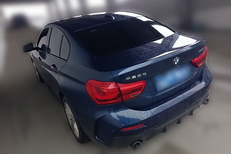 BMW 120i 2022 — фото 4