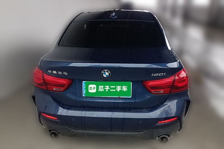 BMW 120i 2022 — фото 5