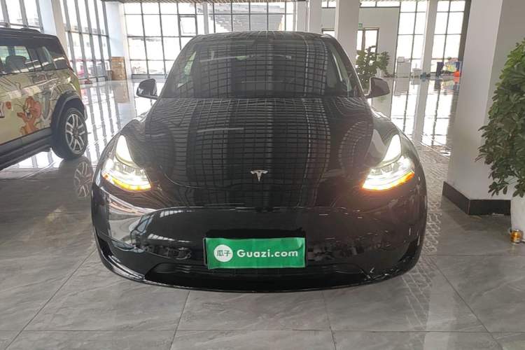 Tesla Model Y 2022 — 2