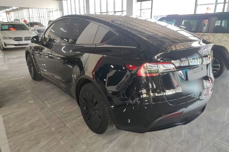 Tesla Model Y 2022 — 4