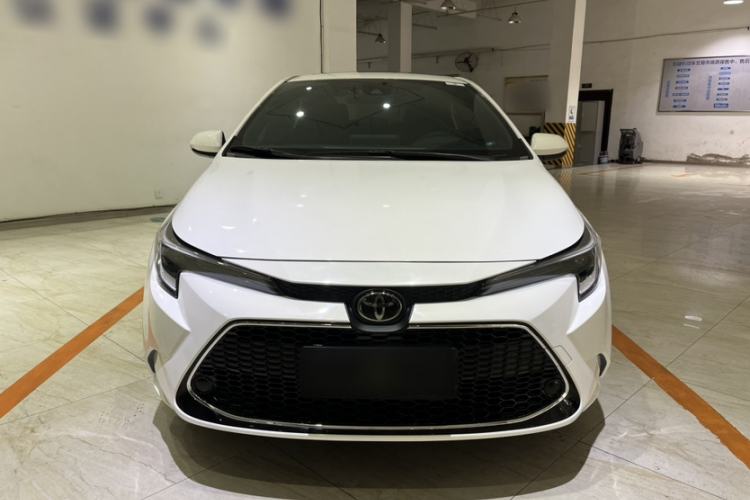 Toyota Corolla 2023 — фото 2