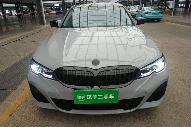 BMW 325Li 2021 — 2