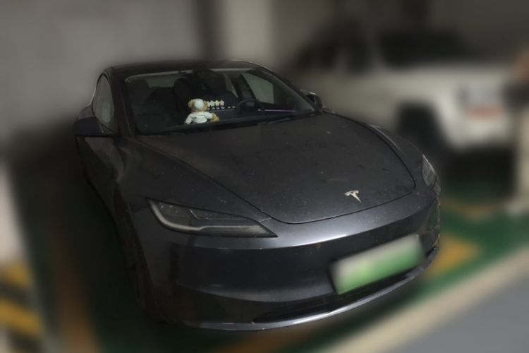 Tesla Model 3 2023 — 4