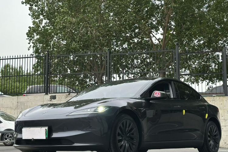 Tesla Model 3 2023 — 5