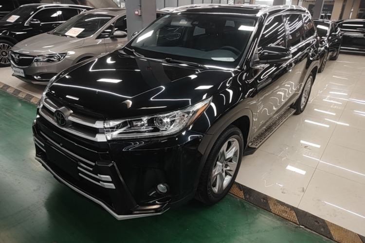 Toyota Highlander 2021 — фото 1