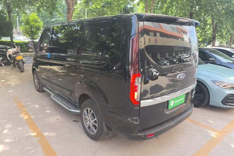Ford Tourneo Custom 2023 — 4