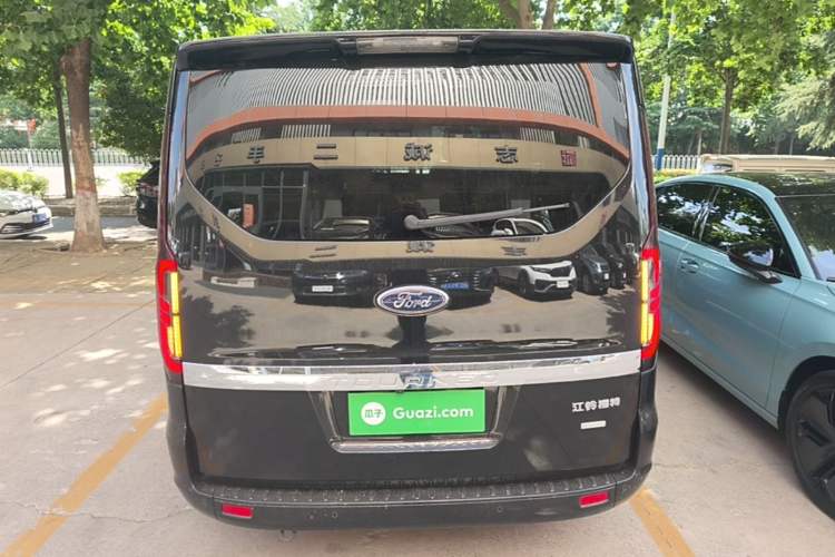 Ford Tourneo Custom 2023 — 5