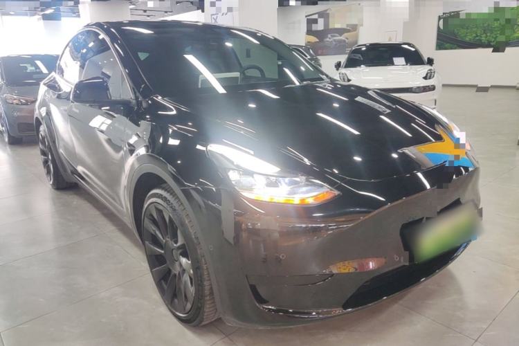 Tesla Model Y 2022 — 3