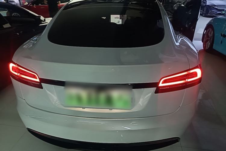 Tesla Model S 2023 — 5