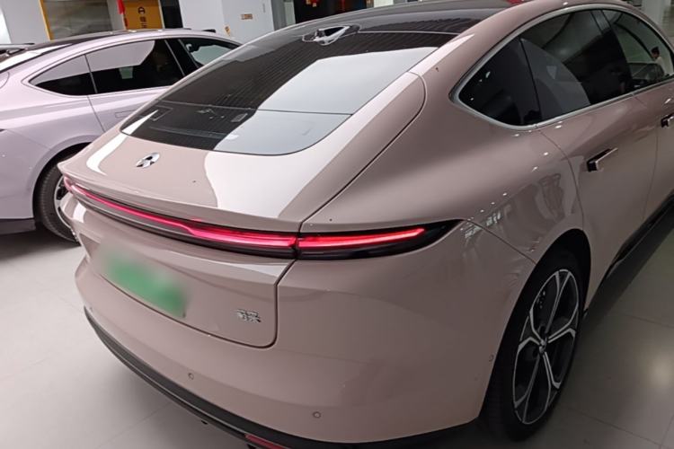 NIO ET5 2025 — 5