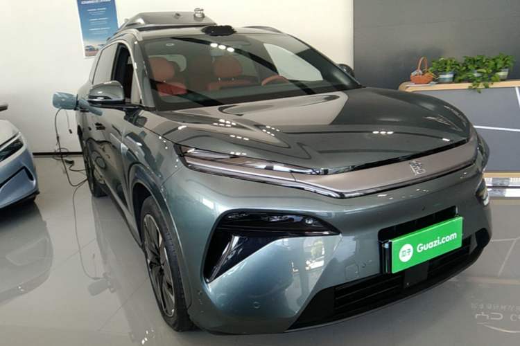 BYD Tang L 2025 — 3
