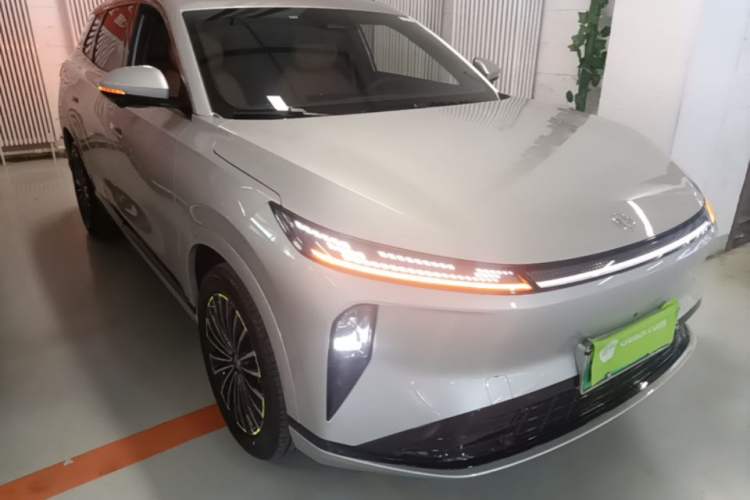DongFeng Aeolus L8 2025 — фото 3
