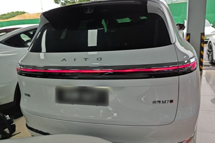AITO M7 2026 — 5