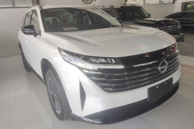 Nissan Pathfinder 2024 — 3