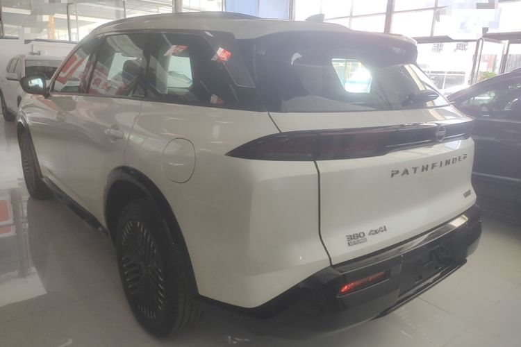 Nissan Pathfinder 2024 — 4