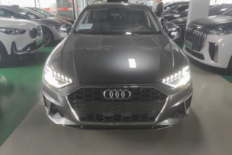 Audi A4 2020 — 2