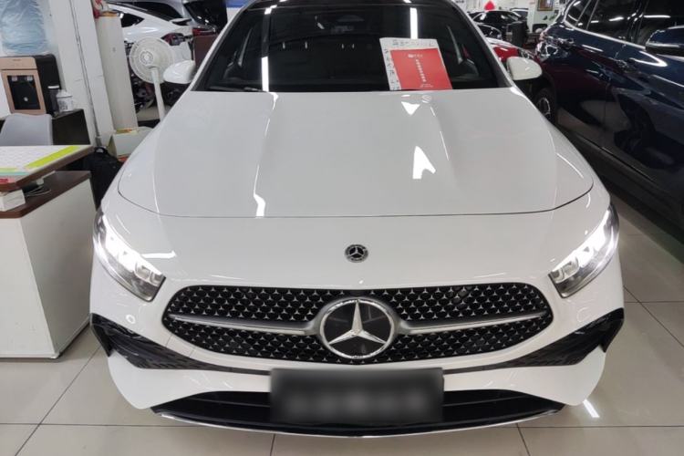 Mercedes-Benz A 200 L 2023 — 2