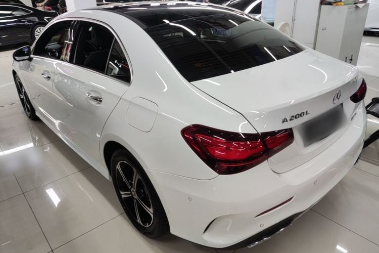 Mercedes-Benz A 200 L 2023 — 4