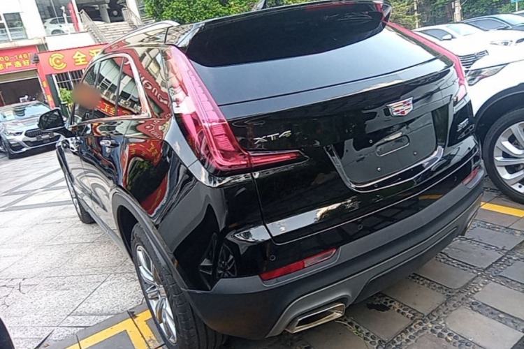 Cadillac XT4 2023 — фото 4