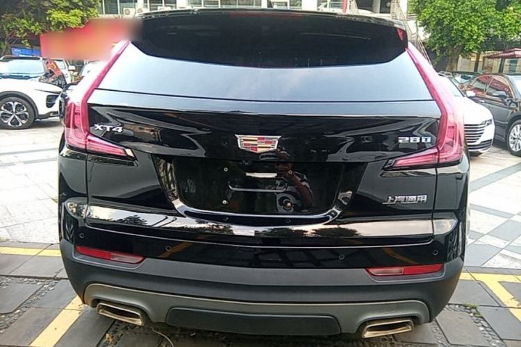 Cadillac XT4 2023 — фото 5