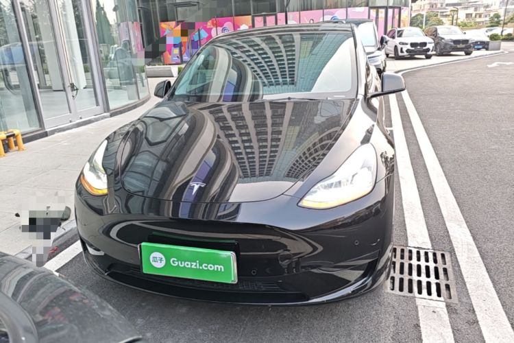 Tesla Model Y 2022 — 2